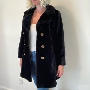 It has pockets✨ Faux Fur Trench Coat